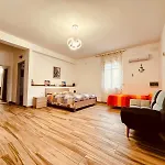 Casa Sole Eventi, Wi-fi, Fronte Mare Con Piscina Hébergement de vacances