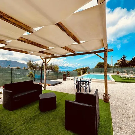 度假居 Casa Sole Eventi, Wi-fi, Fronte Mare Con Piscina